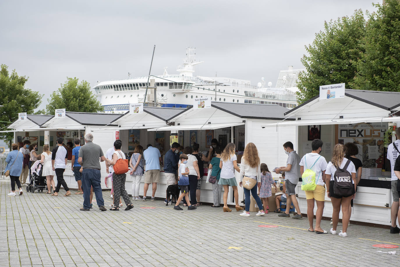 La XXXIX Feria del Libro de Santander y Cantabria ha abierto hoy sus puertas y se desarrollará hasta el próximo 2 de agosto, con la participación de 12 librerías cántabras así como del Gremio de Editores de Cantabria y el colectivo de editores independientes y la celebración de encuentros y actividades paralelas.