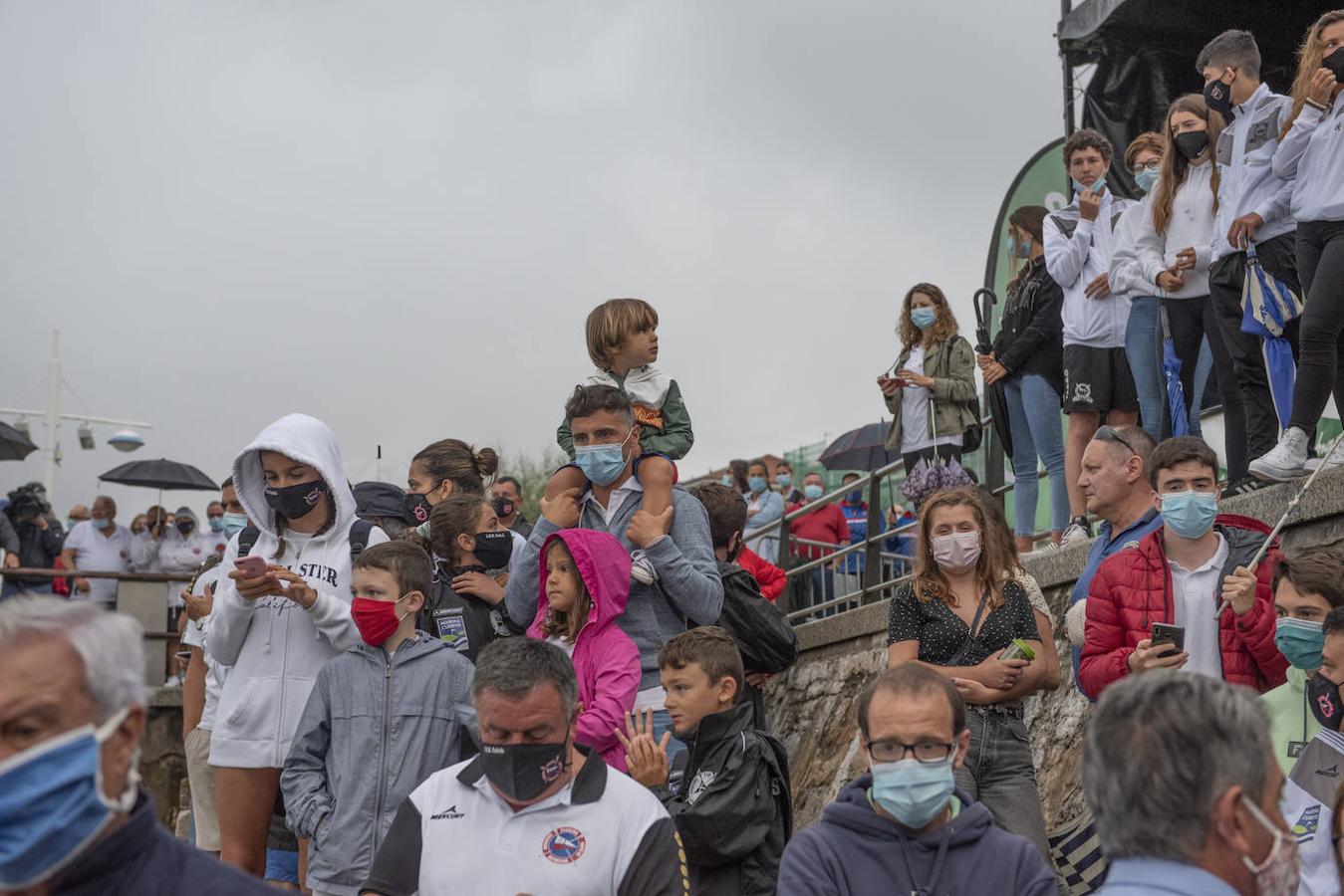 Fotos: Imágenes para una regata bajo la lluvia