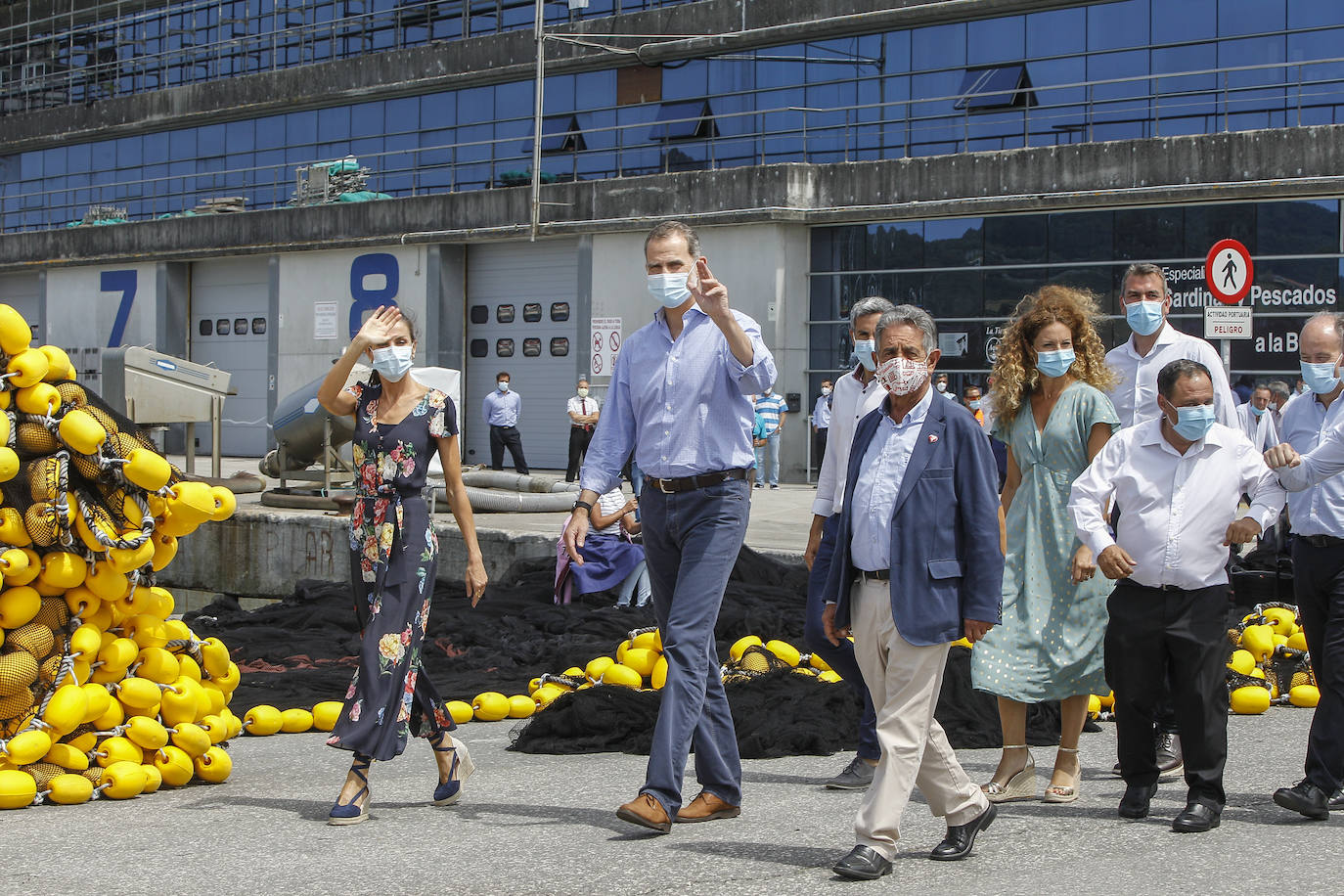 Fotos: Felipe y Letizia, entre rederas y anchoas en Santoña