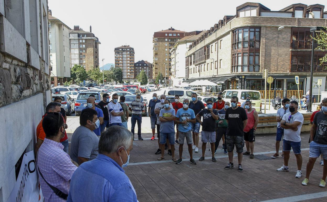 Concentración de los trabajadores de Sniace