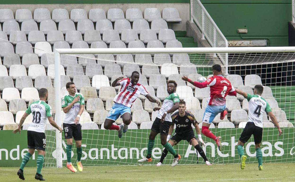 El Racing, en la imagen en el partido ante el Lugo