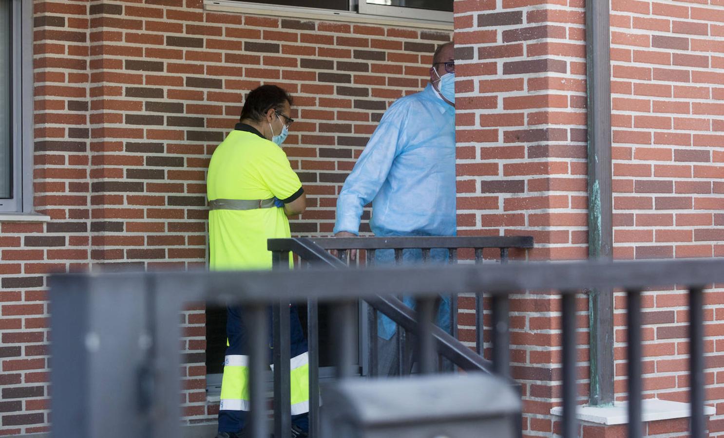 Fotos: Cerrada a cal y canto la residencia de mayores de Liencres