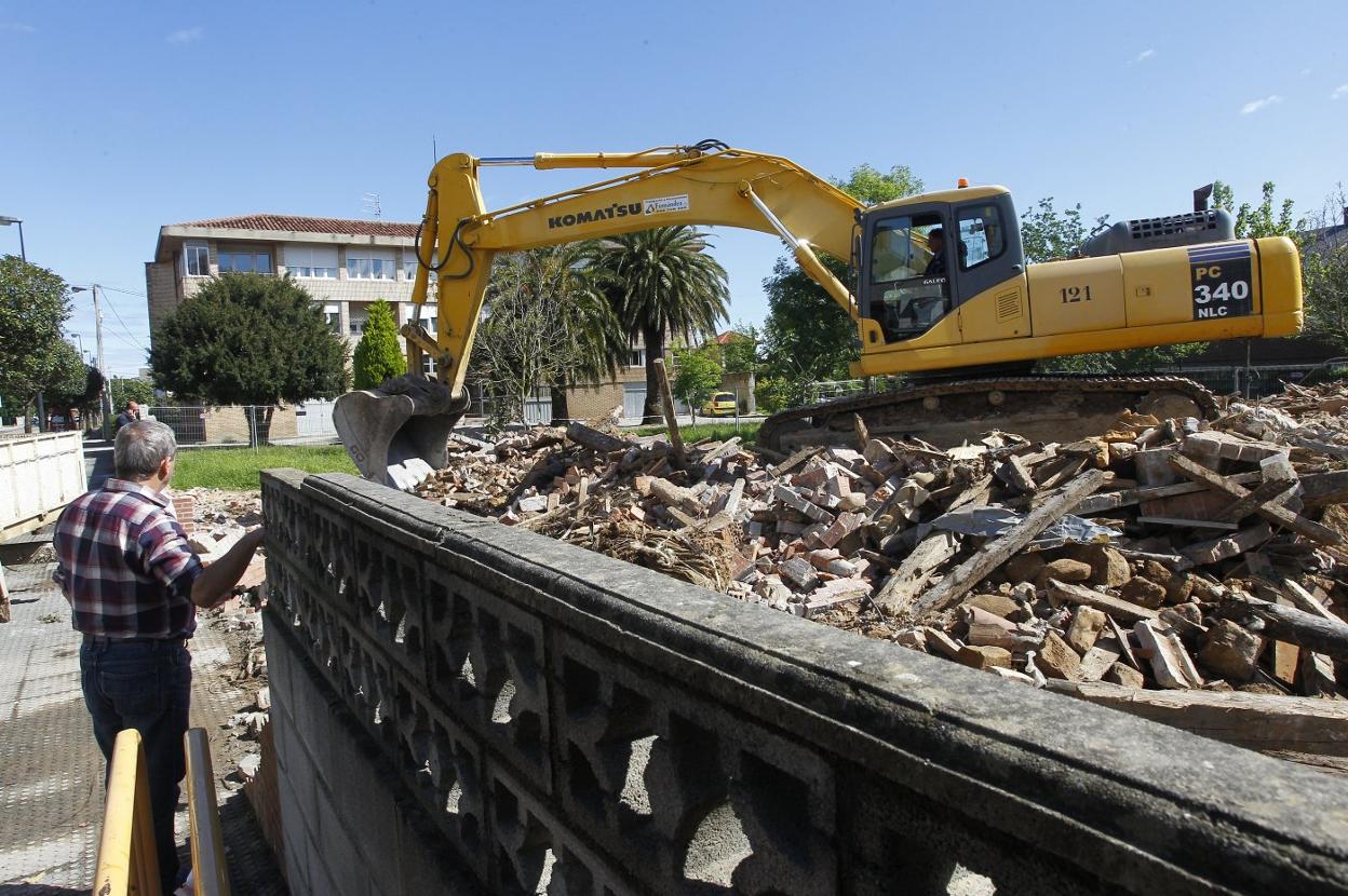 El derribo del edificio de viviendas y la nave anexa fue realizado hace unos meses por la propiedad. 