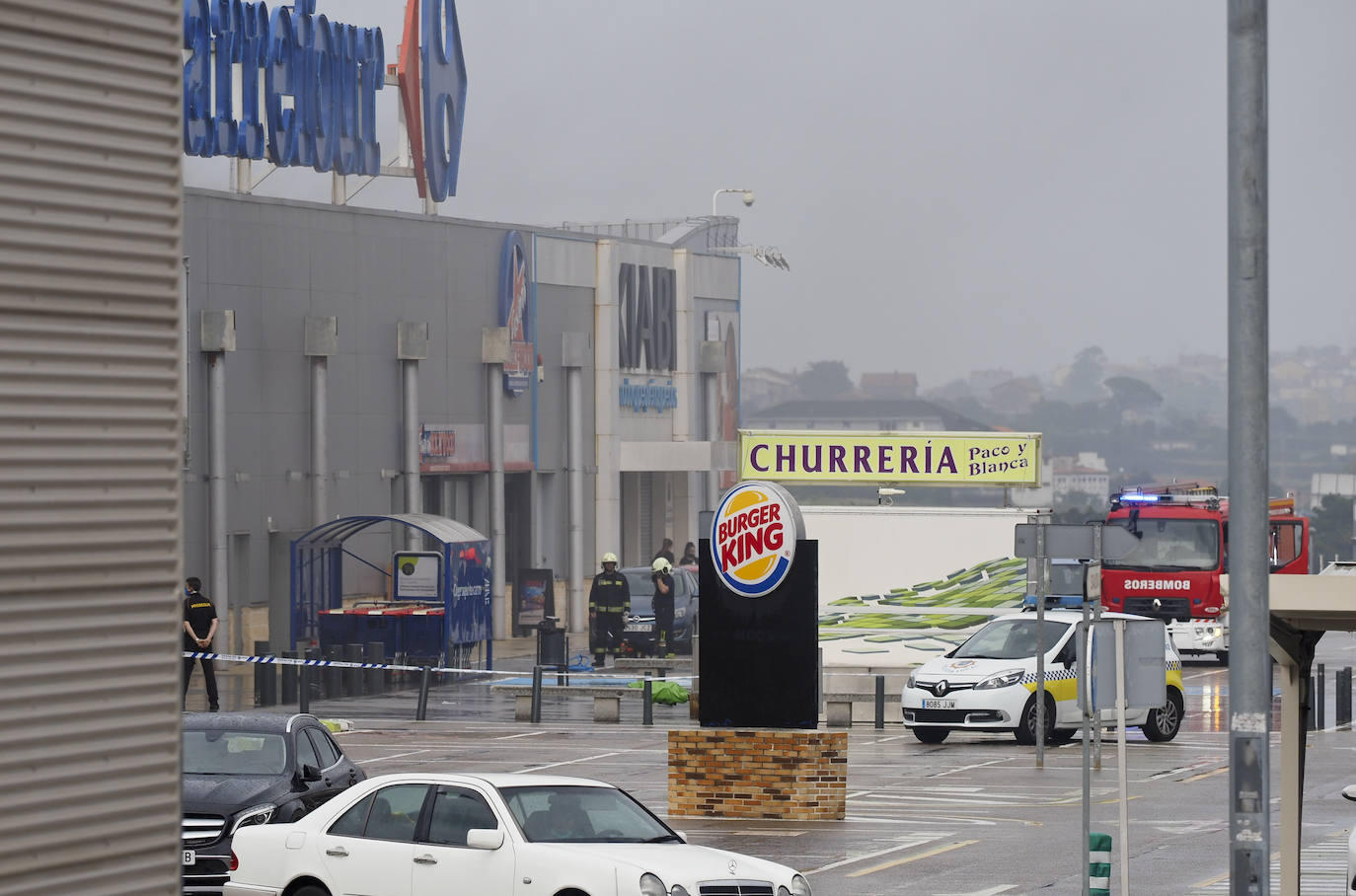 El suceso ha provocado un intenso humo aunque se trataba de un fuego pequeño que se ha controlado y no ha provocado heridos