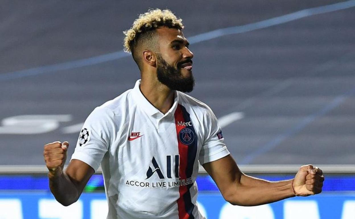 Choupo-Moting celebra el gol que le dio la victoria al PSG ante la Atalanta. 