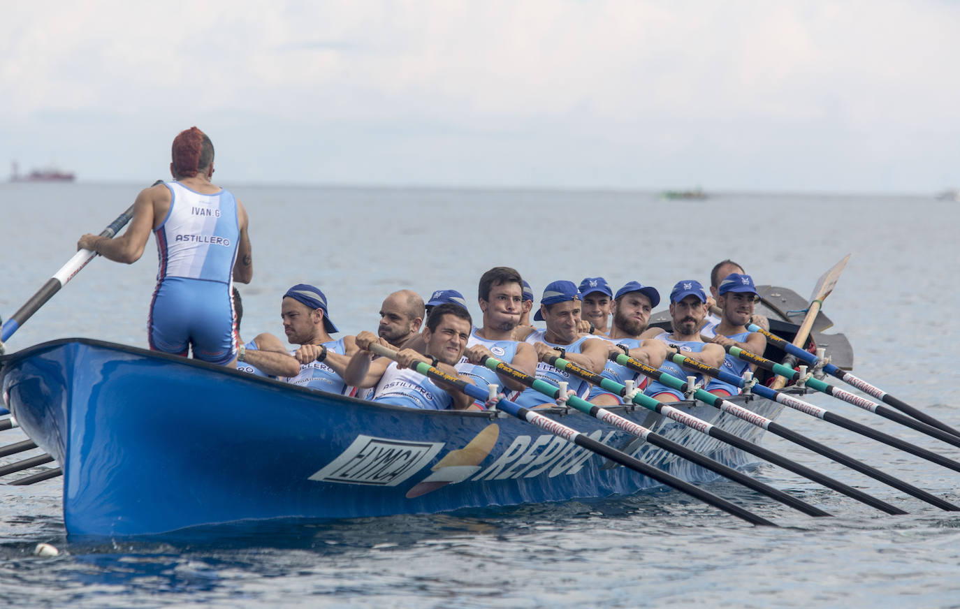 Fotos: &#039;La Pedreñera&#039; se impone en la Bandera Marina de Cudeyo