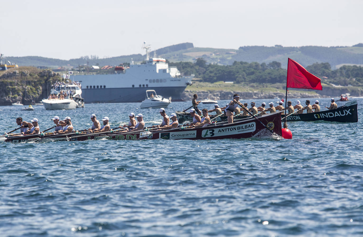 Fotos: &#039;La Pedreñera&#039; se impone en la Bandera Marina de Cudeyo