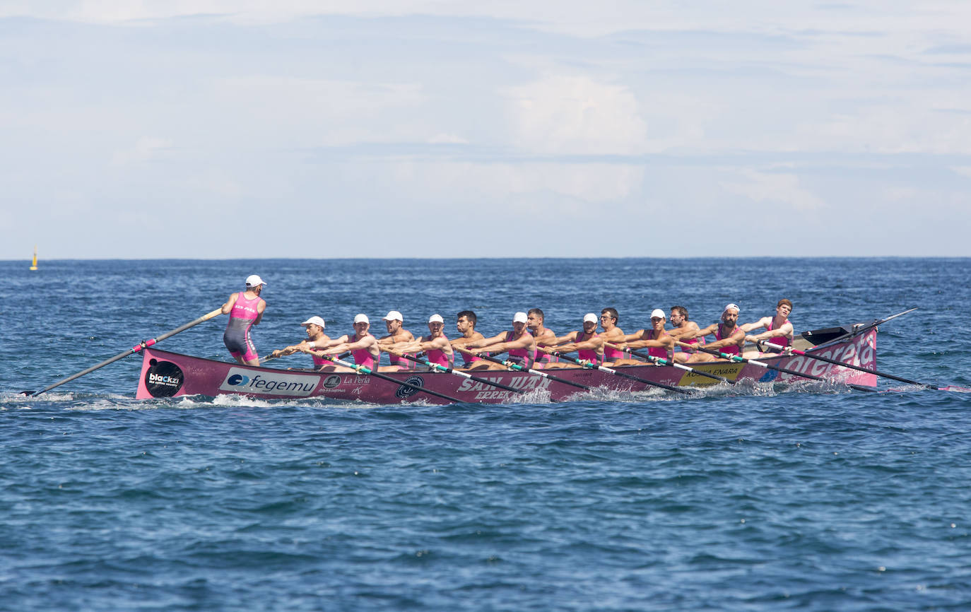 Fotos: &#039;La Pedreñera&#039; se impone en la Bandera Marina de Cudeyo