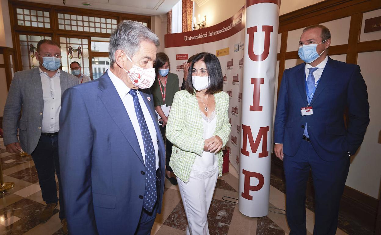 La ministra y el presidente de Cantabria, hoy en la UIMP.