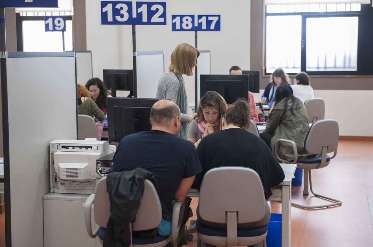 El número de empleados públicos ha descendido en la región. 