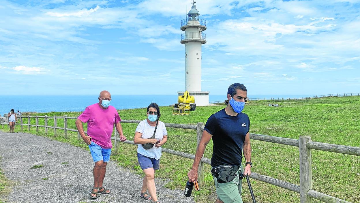 La finca del faro de Ajo abrió justo ayer sus puertas a los visitantes.