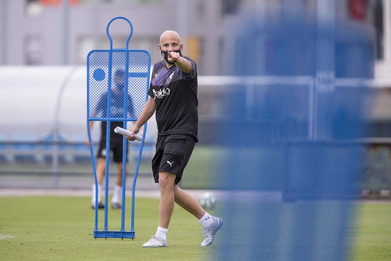 Fotos: El Racing cumple su primer entrenamiento a las órdenes de Javi Rozada