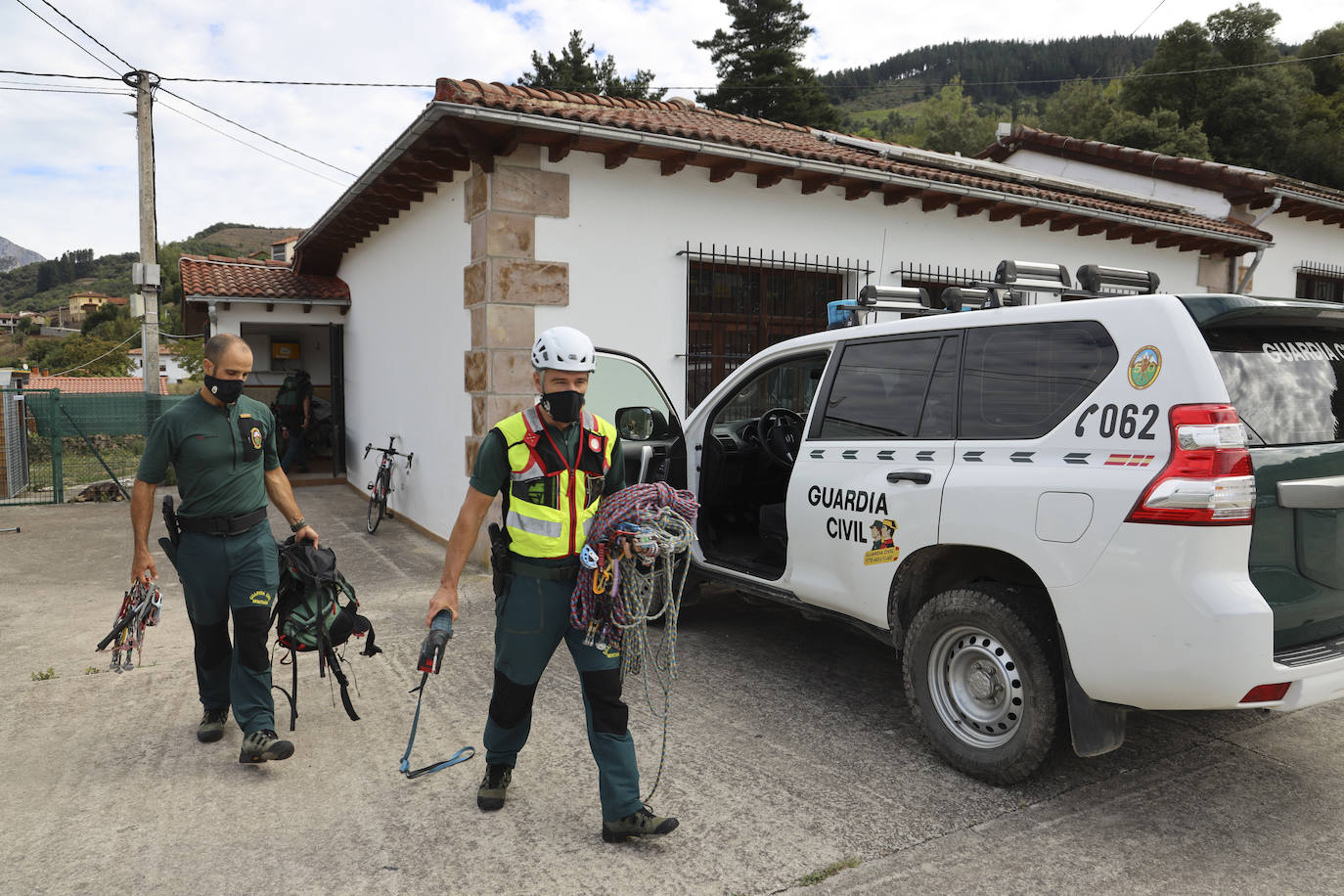 La unidad, formada por once agentes y un perro experto en avalanchas, acumula diez rescates desde el mes de junio