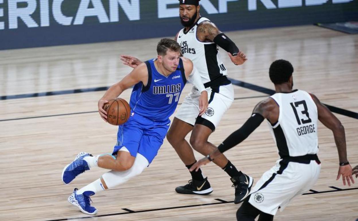 Luka Doncic, durante el tercer partido entre Mavericks y Clippers.