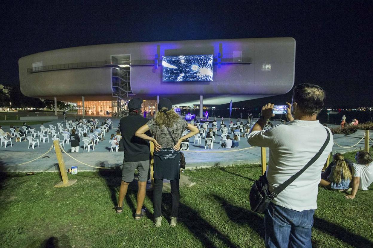 Laboratorio nocturno. El Auditorio del Centro Botín albergó la noche del pasado lunes una de las citas con la música contemporánea del Festival Internacional.