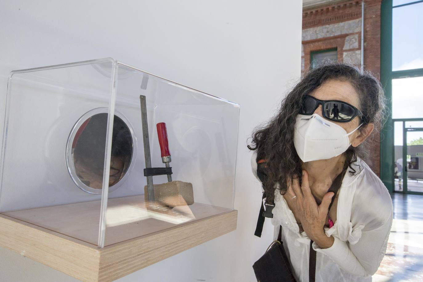 El espacio cultural Los Arenales, en la Biblioteca Central de Cantabria, acoge desde este miércoles 'Illuminations. Claritate Siderum', la segunda parte del proyecto expositivo de Pilar Cossío, tras la apertura de la muestra en el Museo Altamira.