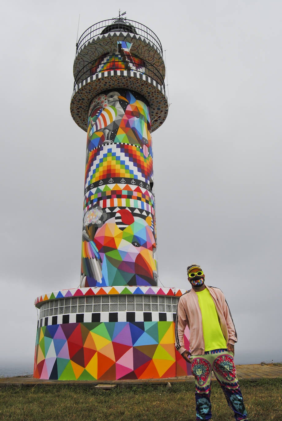 Fotos: Inauguración del faro de Ajo con la intervención de Okuda