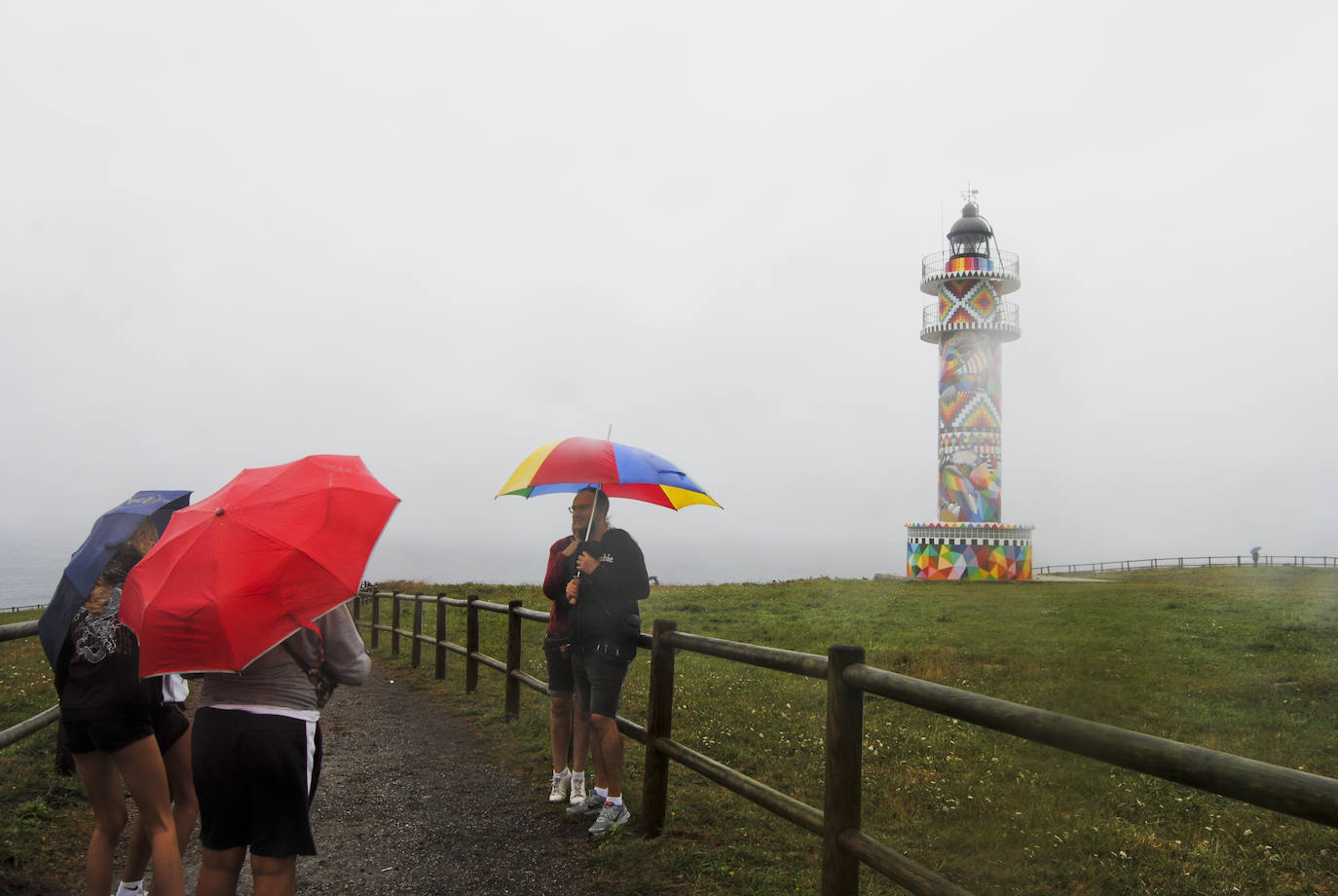 Fotos: Inauguración del faro de Ajo con la intervención de Okuda