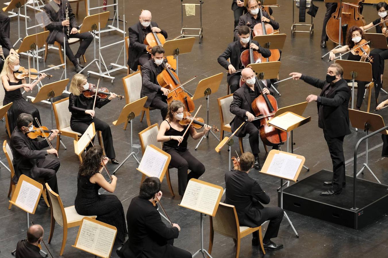 La Orquesta Nacional de España, dirigida por Jaime Martín, ha protagonizado el concierto de clausura del FIS en la Sala Argenta interpretando a Beethoven. 