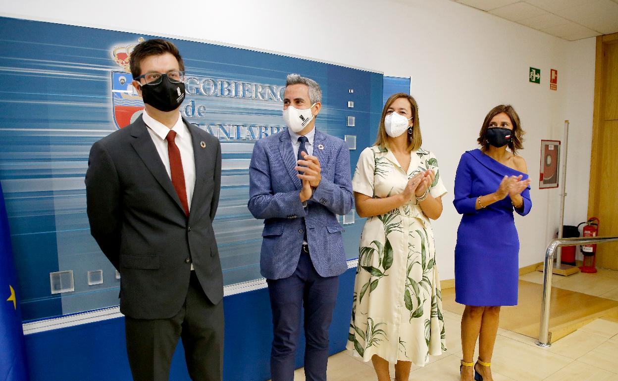 Antonio Domínguez toma posesión como director general de Universidades