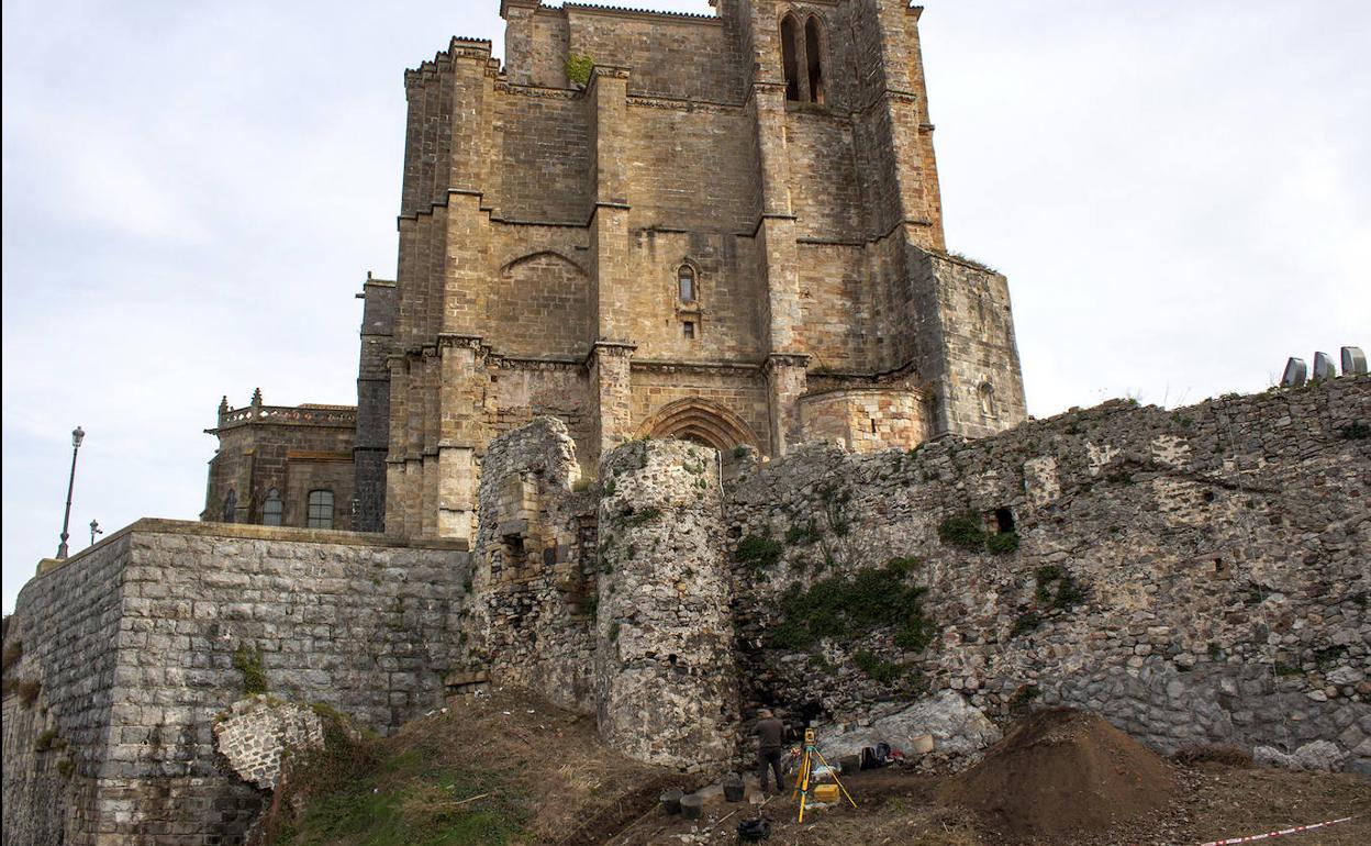 Castro Urdiales quiere revalorizar el puente de 1881 y la muralla medieval