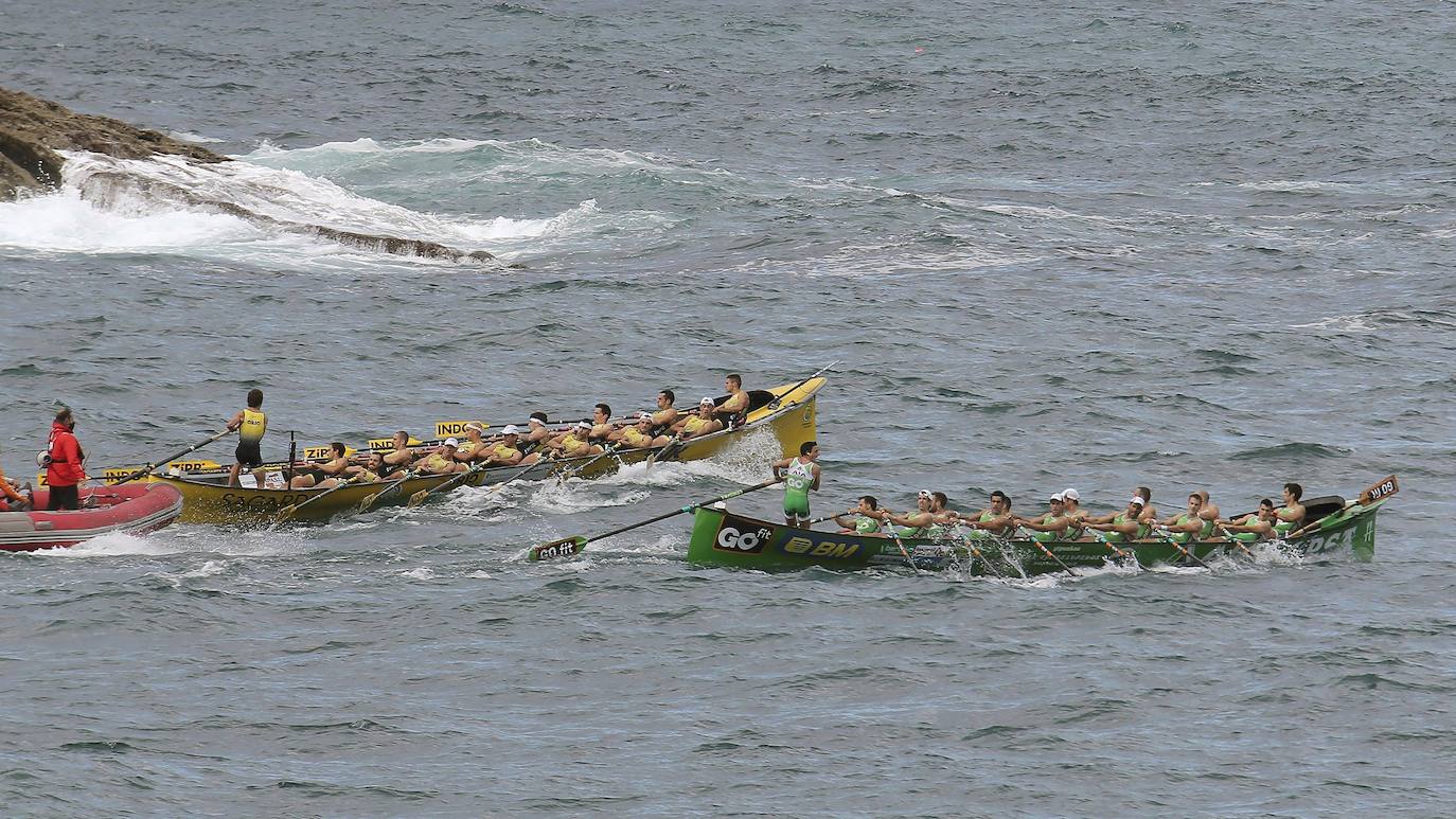 Hondarribia toma ventaja en una Bandera de La Concha sin barcos cántabros