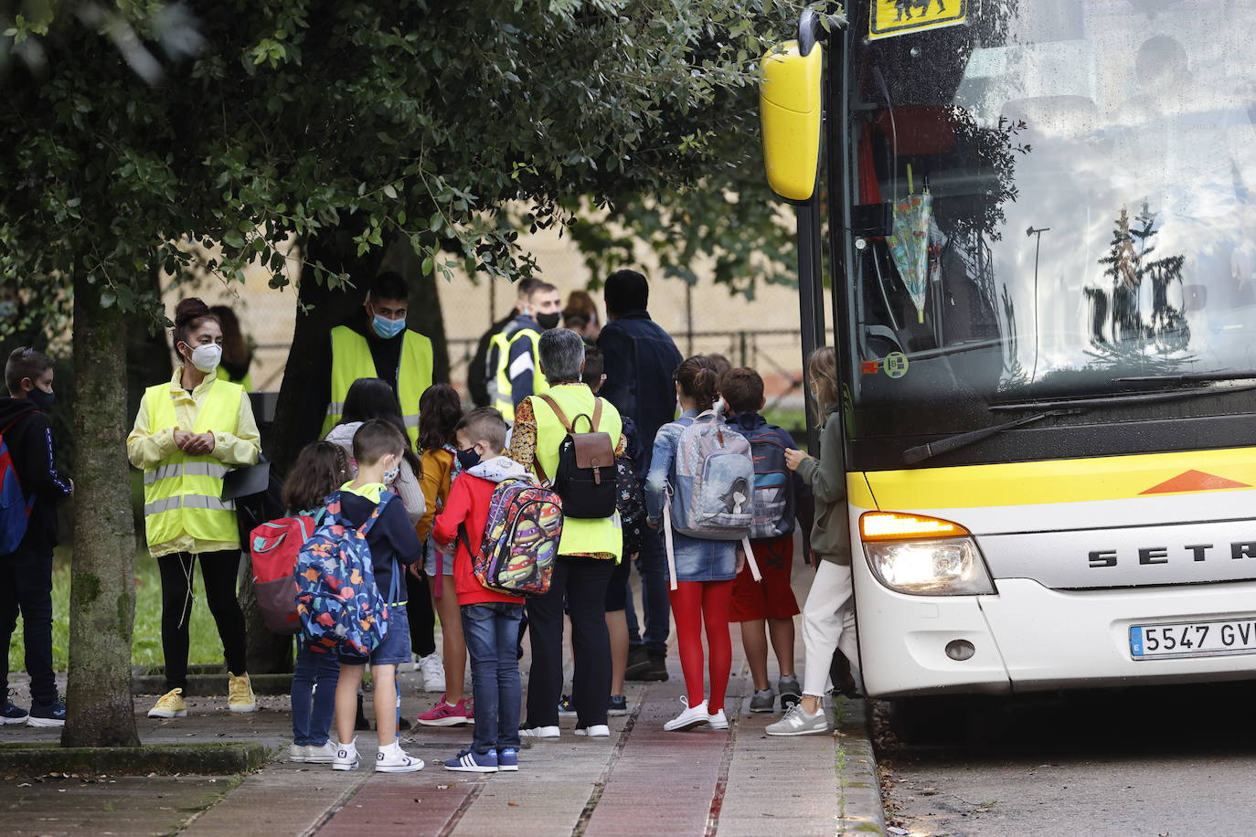 Imágenes de la 'vuelta al cole' en Cabezón de la Sal.