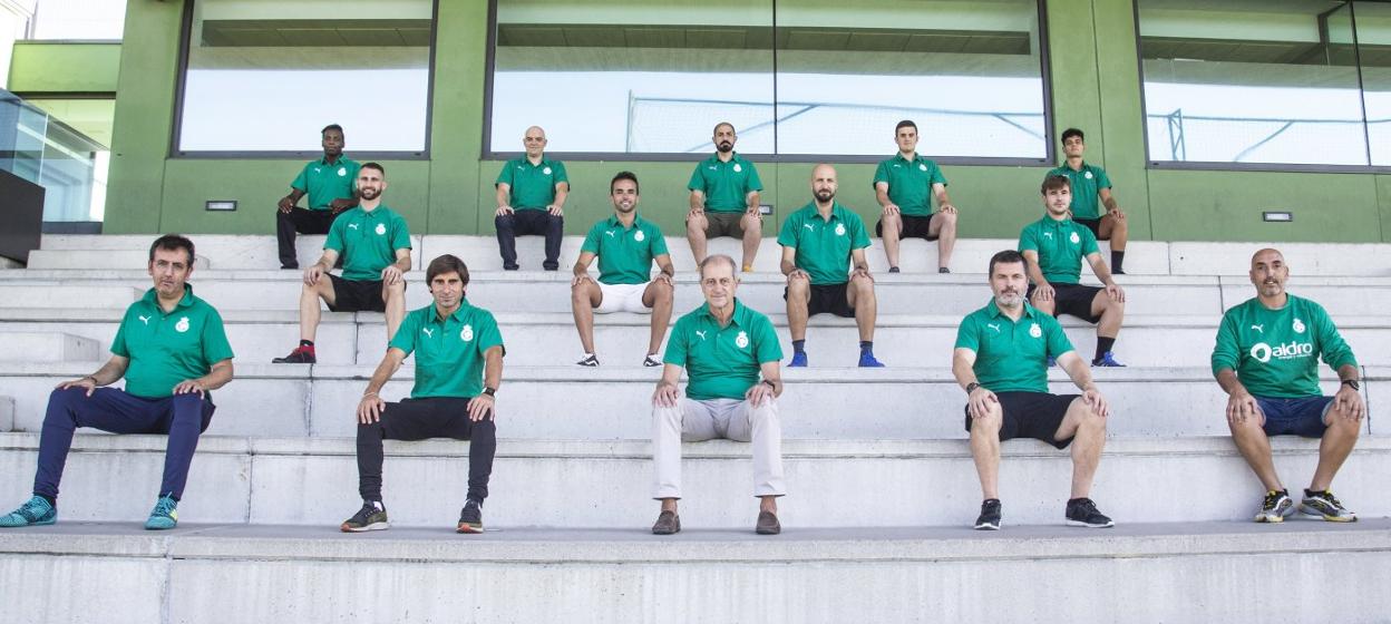 José María Amorrortu (centro), rodeado de sus entrenadores y coordinadores en este proyecto.