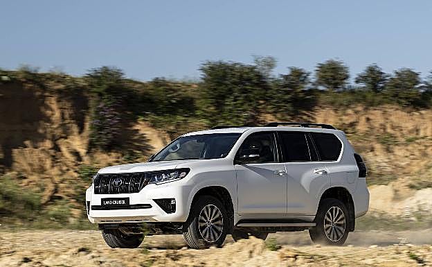 Toyota Land Cruiser: ahora con más prestaciones y un Pack Black exclusivo