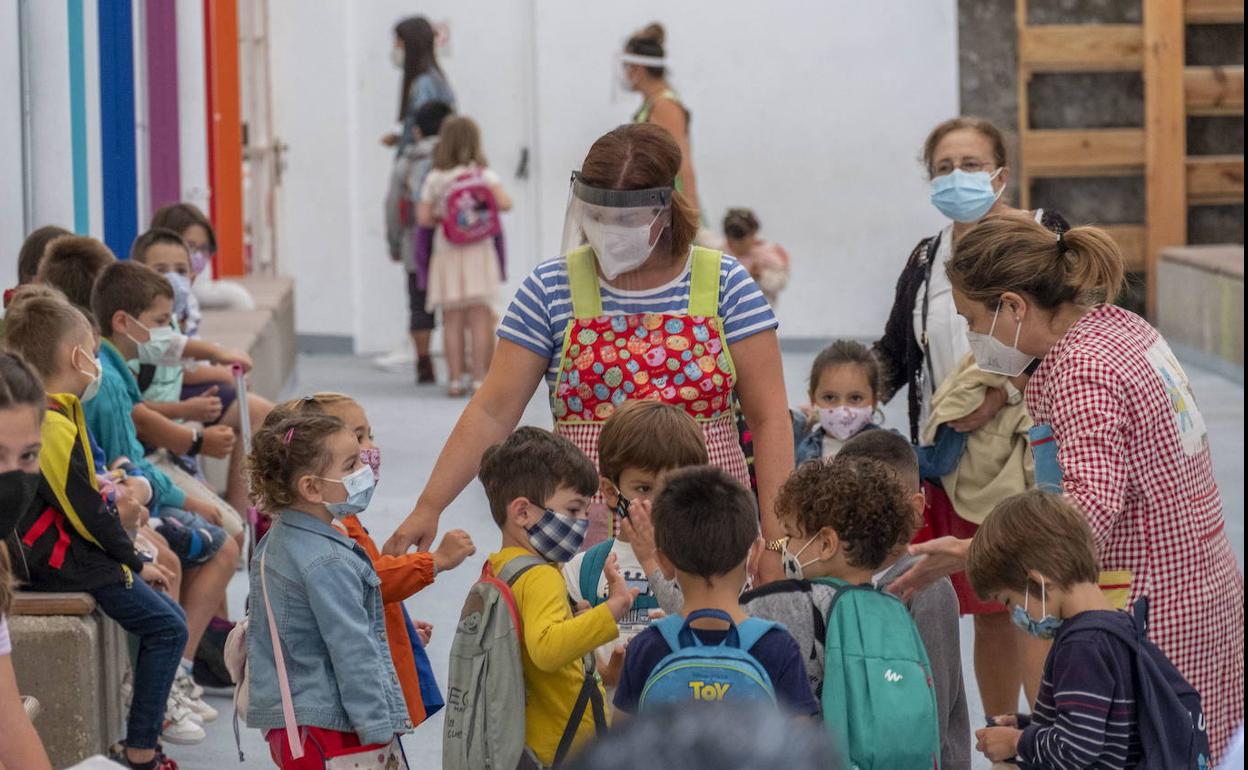 Imagen del primer día de clase, la pasada semana, en el colegio Magallanes de Santander.