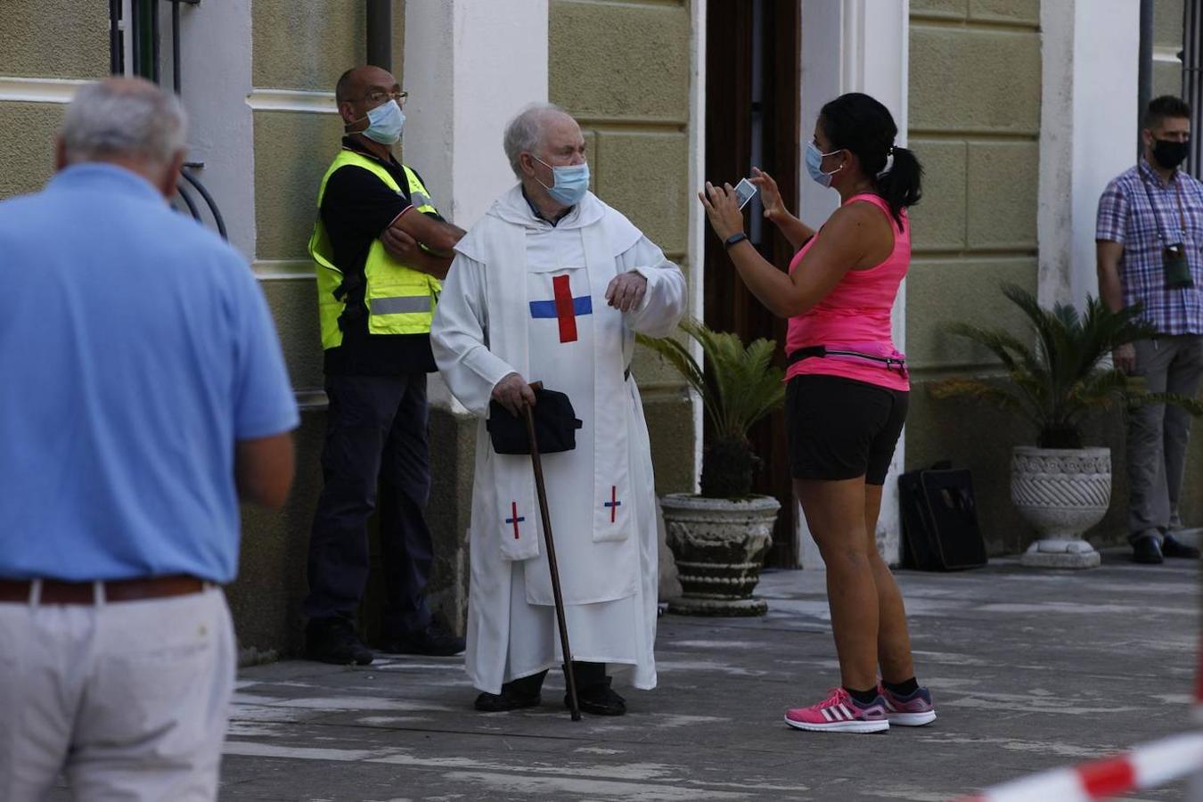 La celebración de la Bien Aparecida ha sido distinta en el santuario de Hoz de Marrón, con restricciones, medidas de seguridad y aforos limitados, pero no vacía de fieles, que han acudido en mayor número del esperado.