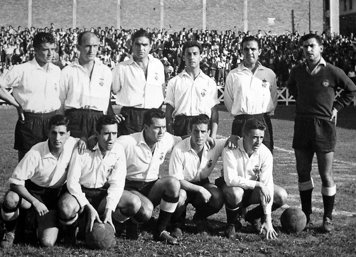 Rcing de 1955. Campón, tercero de pie por la derecha.