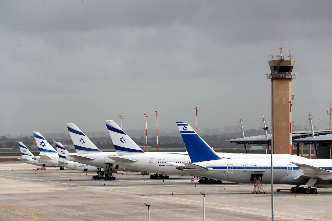 Varios aviones en el aeropuerto internacional de Ben Gurion.,