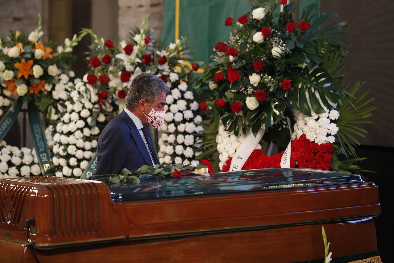 Fotos: Capilla ardiente de Jaime Blanco en el Parlamento de Cantabria