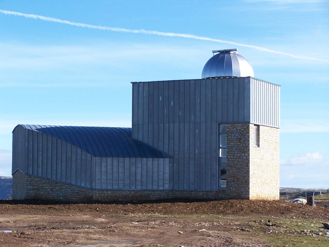 Imagen de febrero de 2007. Edificio del Observatorio Astronómico de Cantabria situado en el Páramo de Lora, en Rebollar de Ebro (Valderredible)