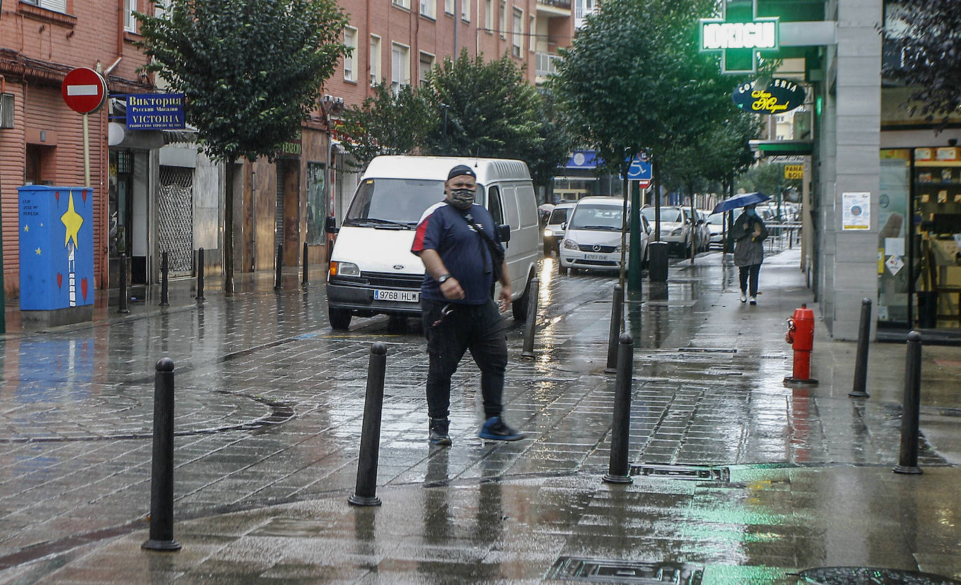 Fotos: Imagénes del fin del confinamiento en el barrio de La Inmobiliaria de Torrelavega