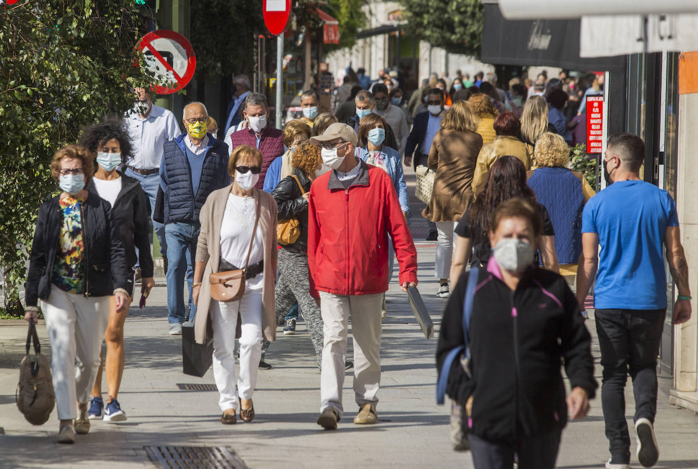 Fotos: La mayoría cumple con las normas ante el covid, pero siempre hay excepciones