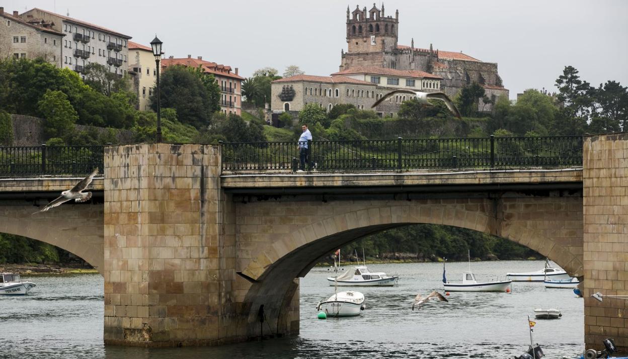 El Puente de la Barquera es uno de los grandes símbolos de San Vicente.