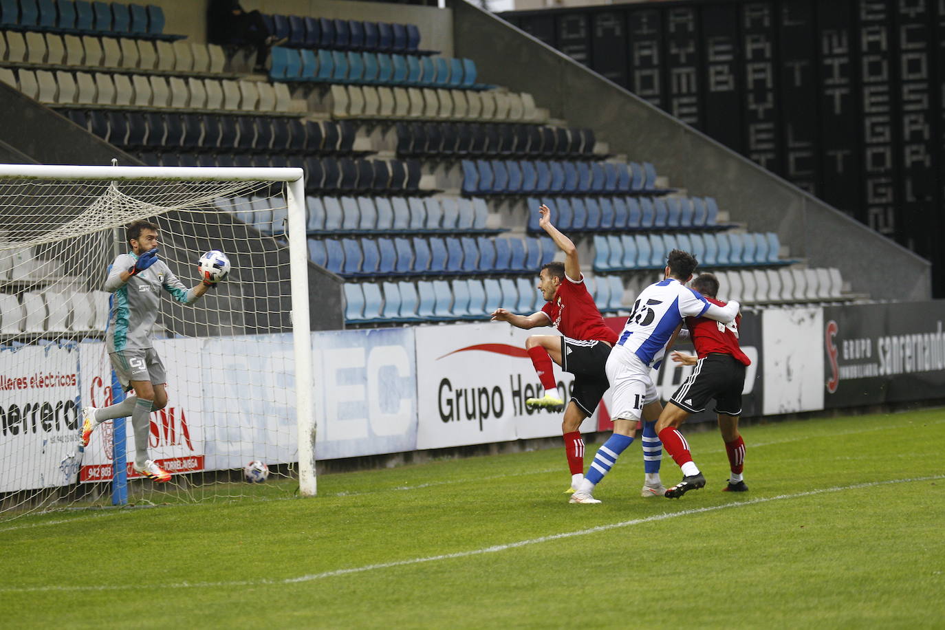 La Gimnástica cayó ante el Burgos en el partido de presentación del equipo torrelaveguense.