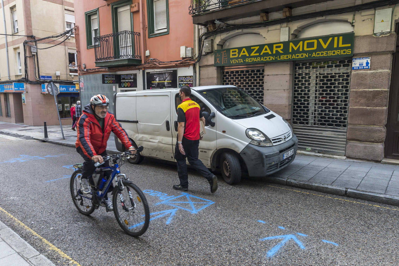 Ya han comenzado las obras para la peatonalización de la calle San Luis en Santander.