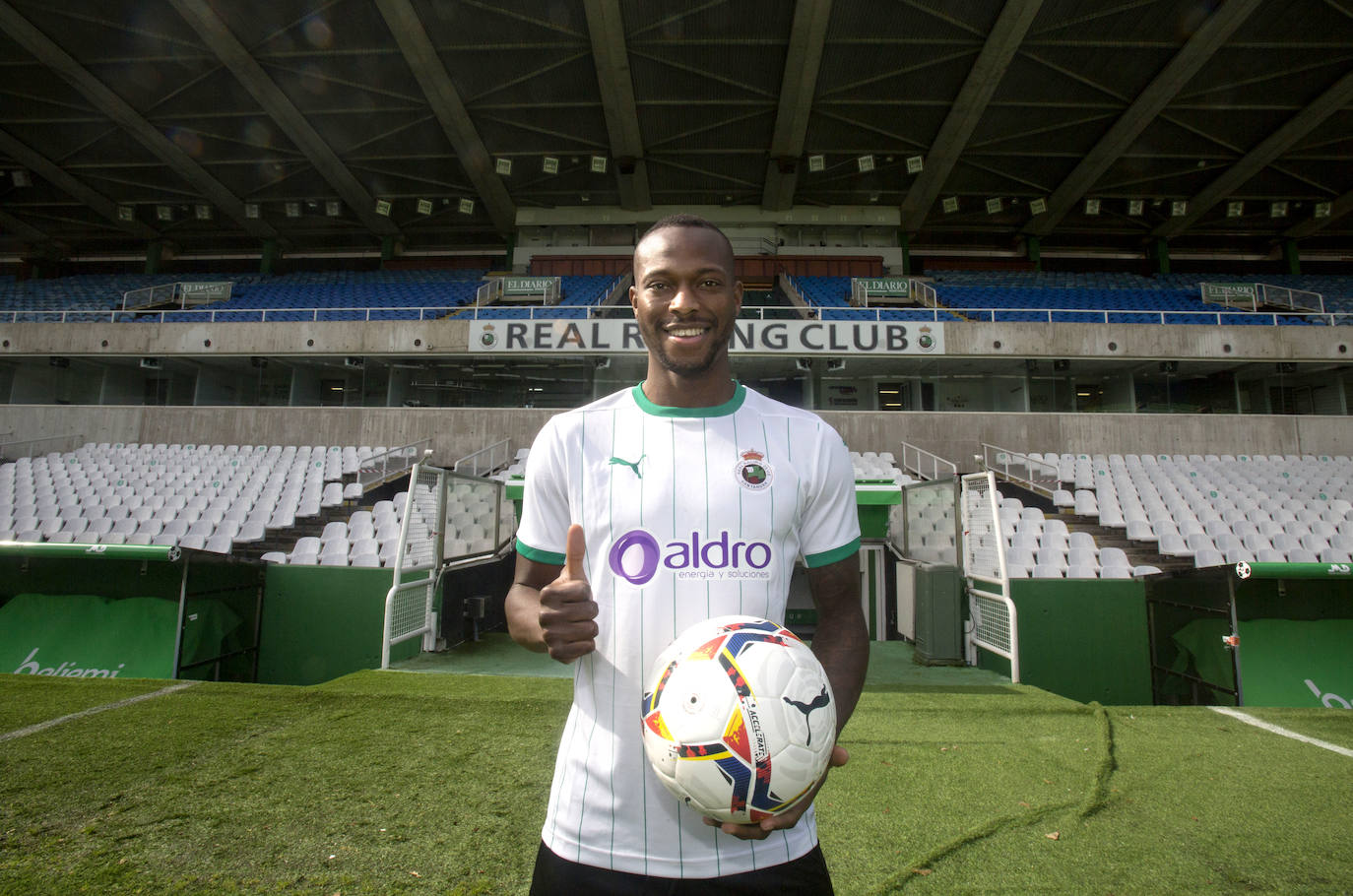 Cedric ha sido presentado como nuevo jugador del Racing