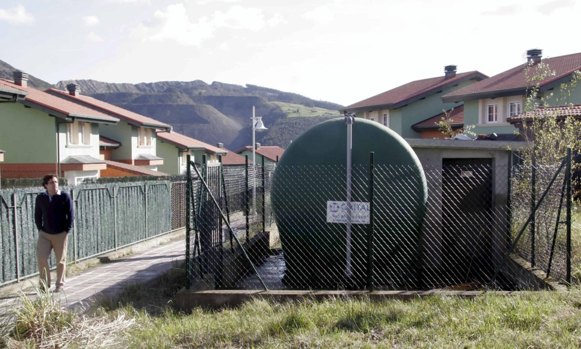  El juez Acayro supervisó en 2012 un depósito que abastecía en La Loma. 