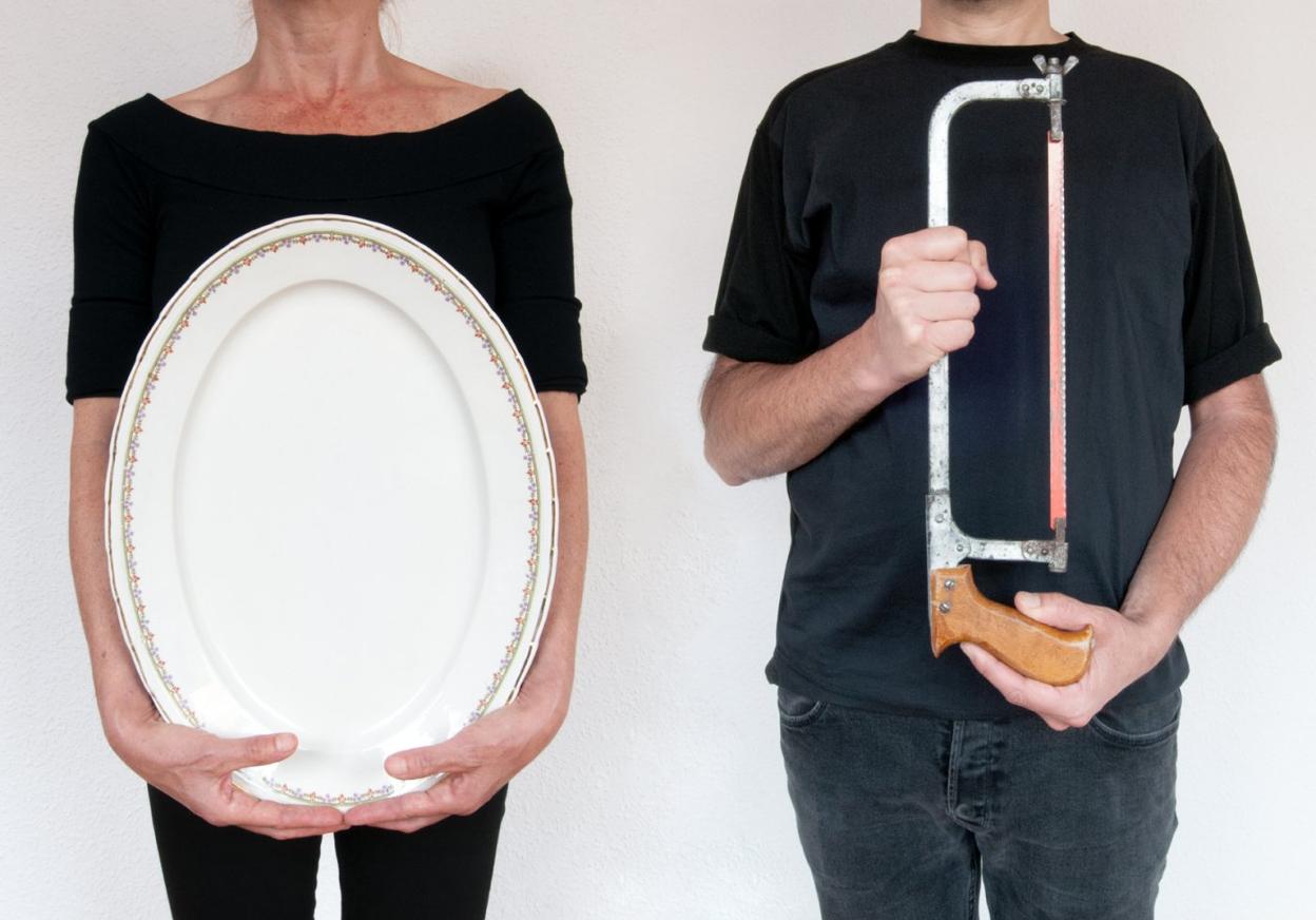 'Fuente y sierra' forma parte de 'Casa piloto'. 