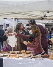 Imagen secundaria 2 - El Mercado de Productores Cántabros anima el barrio de Tetuán