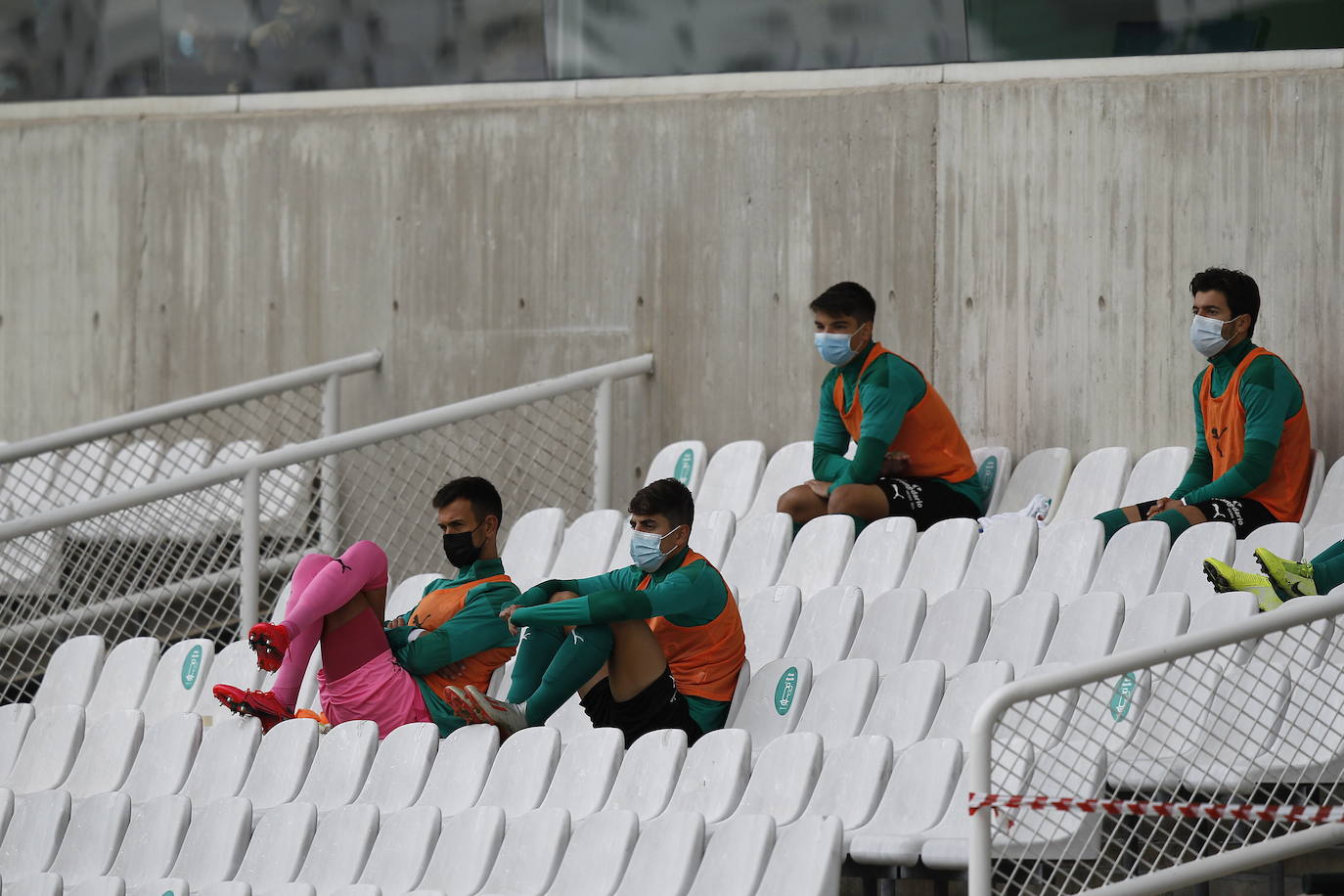 Los verdiblancos se adelantaron a los dos minutos de partido, pero los vizcaínos dieron la vuelta al marcador en los minutos finales tanto de la primera parte -empatando- como de la segunda