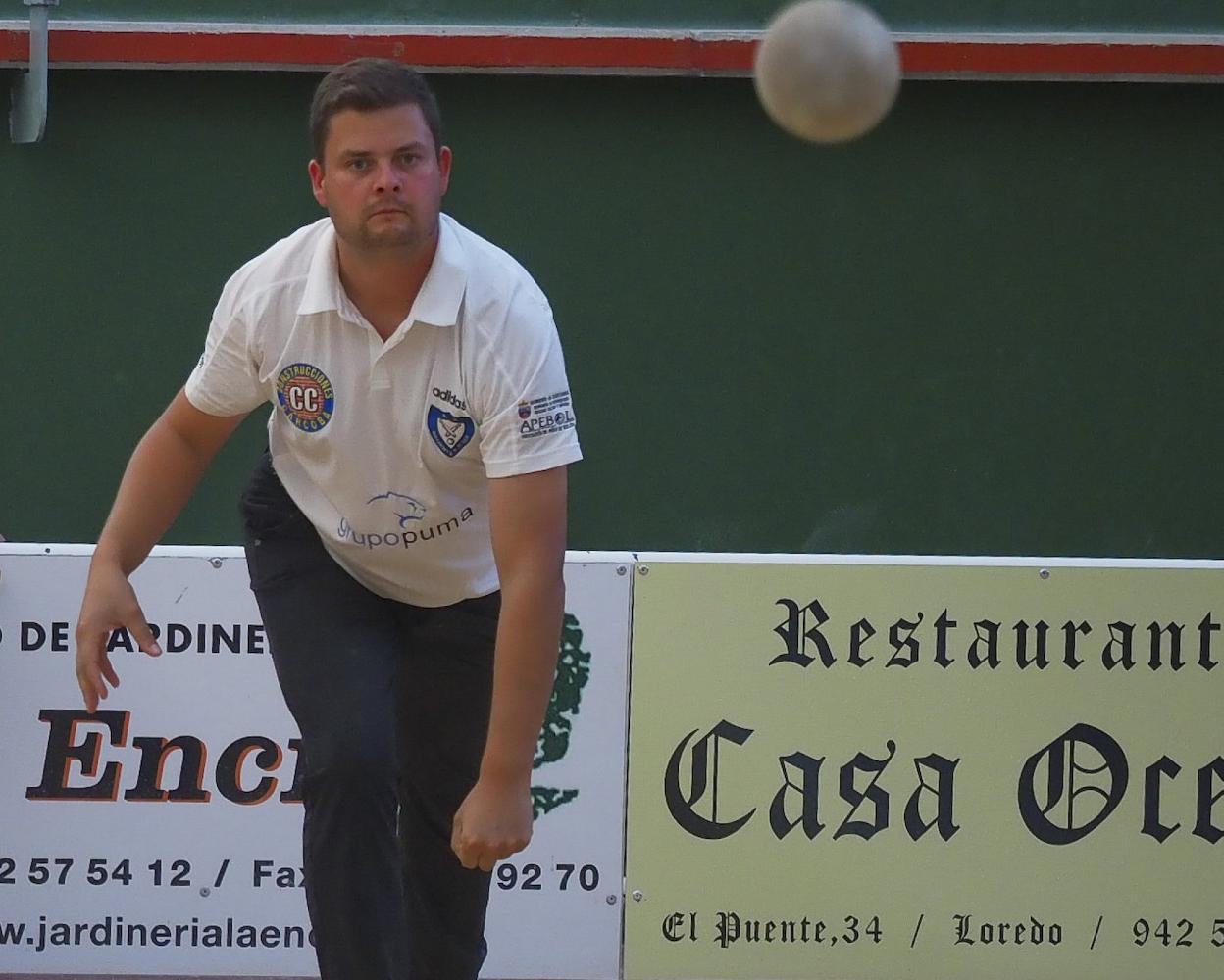 David Cecín birla para Ribamontán. 