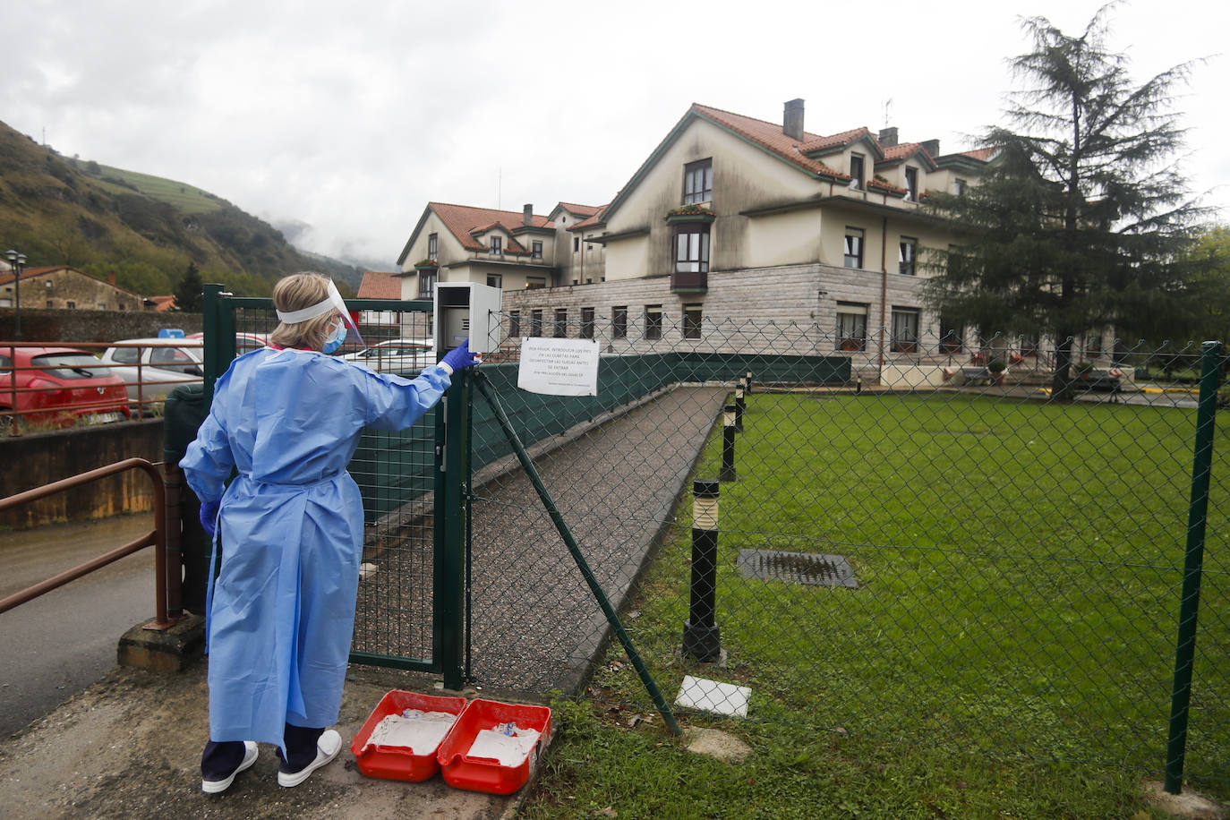 El centro ha derivado a los residentes afectados a Suances y ha habilitado una planta entera para los nuevos contagios que puedan registrarse 