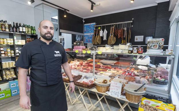 Jonatan Barracel | Carnicería Barracel (General Dávila, 300) - Abrió el 3 de agosto: «En esta situación el tema burocrático fue mucho más lento y ha sido costoso porque se retrasó todo»