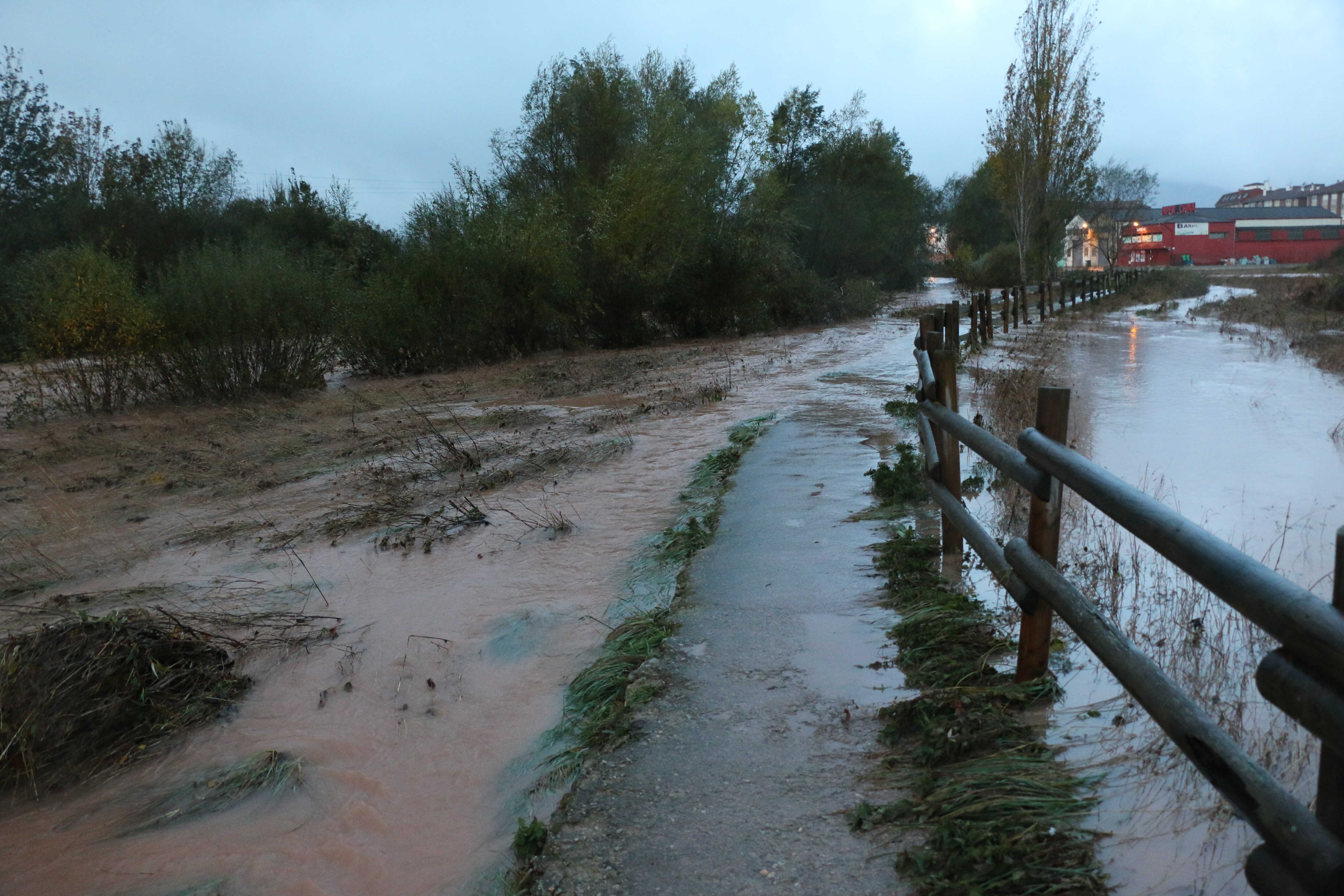 Fotos: Híjar pone en alerta a los campurrianos