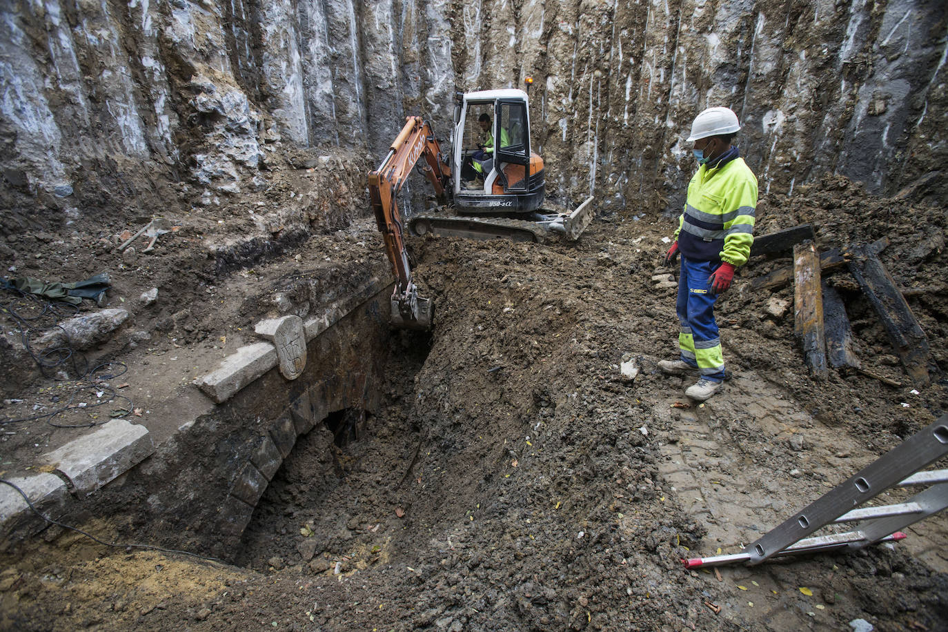 El túnel que quiere volver a abrirse ahora se inauguró en su día para los tranvías. De Tetuán a El Sardinero